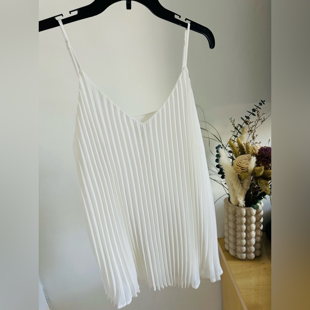 A New Day White Pleated Cami Top Size L (No Tag) Minimal Chic Like New